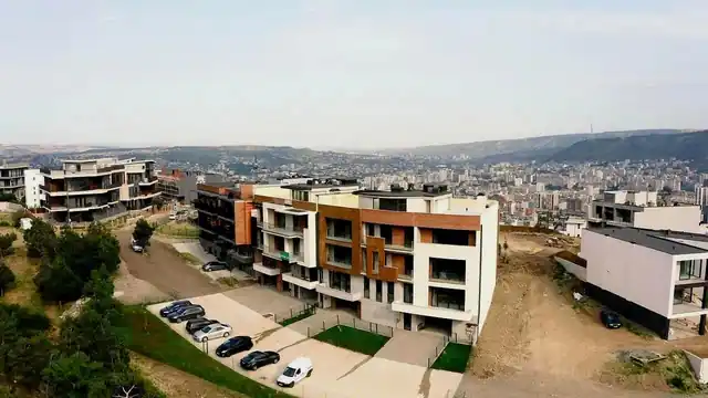 Lisi Townhouse — 3/3